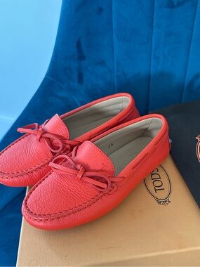 Tod’s kids loafers orange sz 29 worn once $285